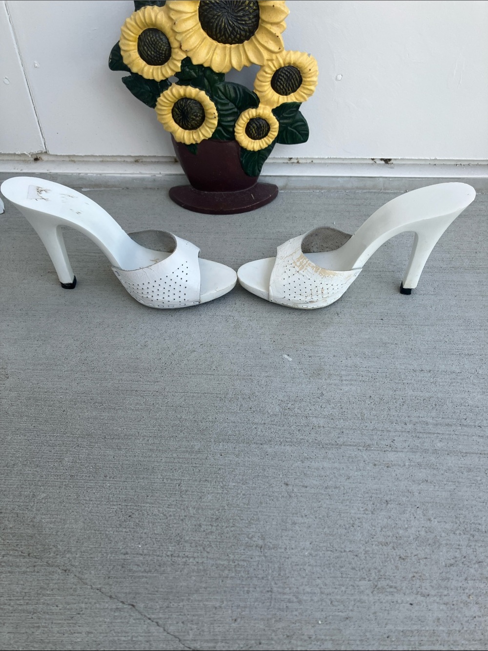 Vintage 80s Candie’s Slip On Open Toe Bright White Stiletto Heels AS IS - Picture 6 of 7